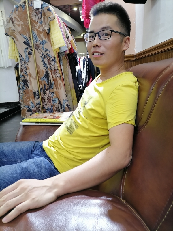 汪顺鹏的第一张照片--百色相亲服务中心