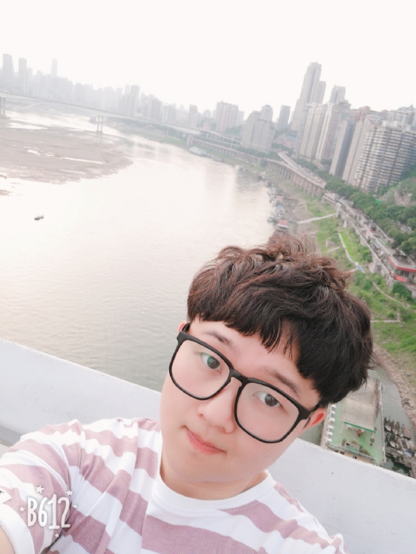 白夜行中人的第二张照片--百色相亲服务中心