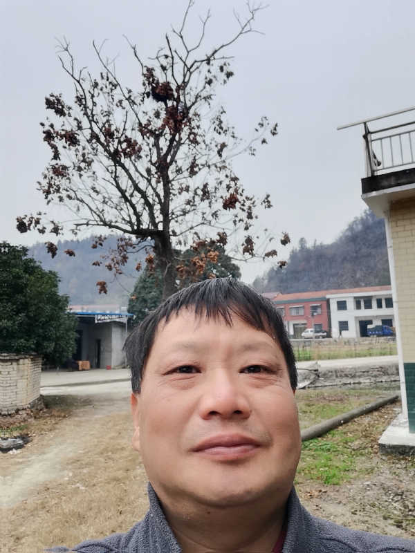 苏众青春冲浪的第二张照片--百色相亲服务中心