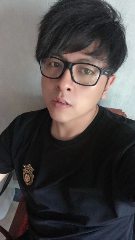 爱你永远不容易的第一张照片--百色相亲服务中心