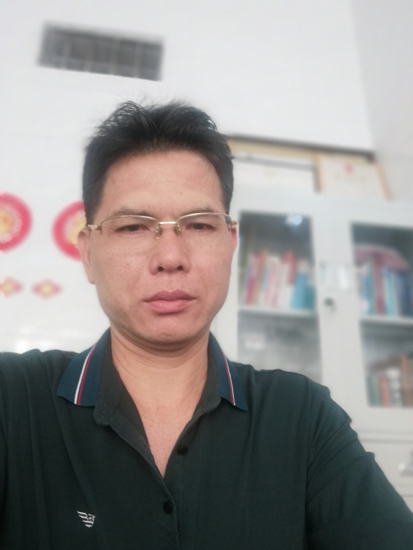 后视镜的第一张照片--百色相亲服务中心